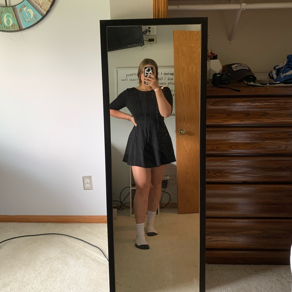 black half sleeve dress